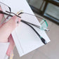 🔥50% DE DESCONTO! 🔍 Óculos sem aro com filtro de luz azul | Tecnologia avançada de filtragem de luz azul · 👓 Design elegante sem aro · Perfeitos tanto para ocasiões casuais como profissionais